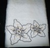 snow white bath towel with flower embroidery