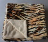 ANIMAL PRINTEDE FLEECE BLANKET