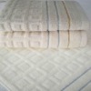 Discounted 100% cotton bath towels