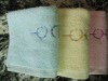 Plain 100% cotton towel with circle